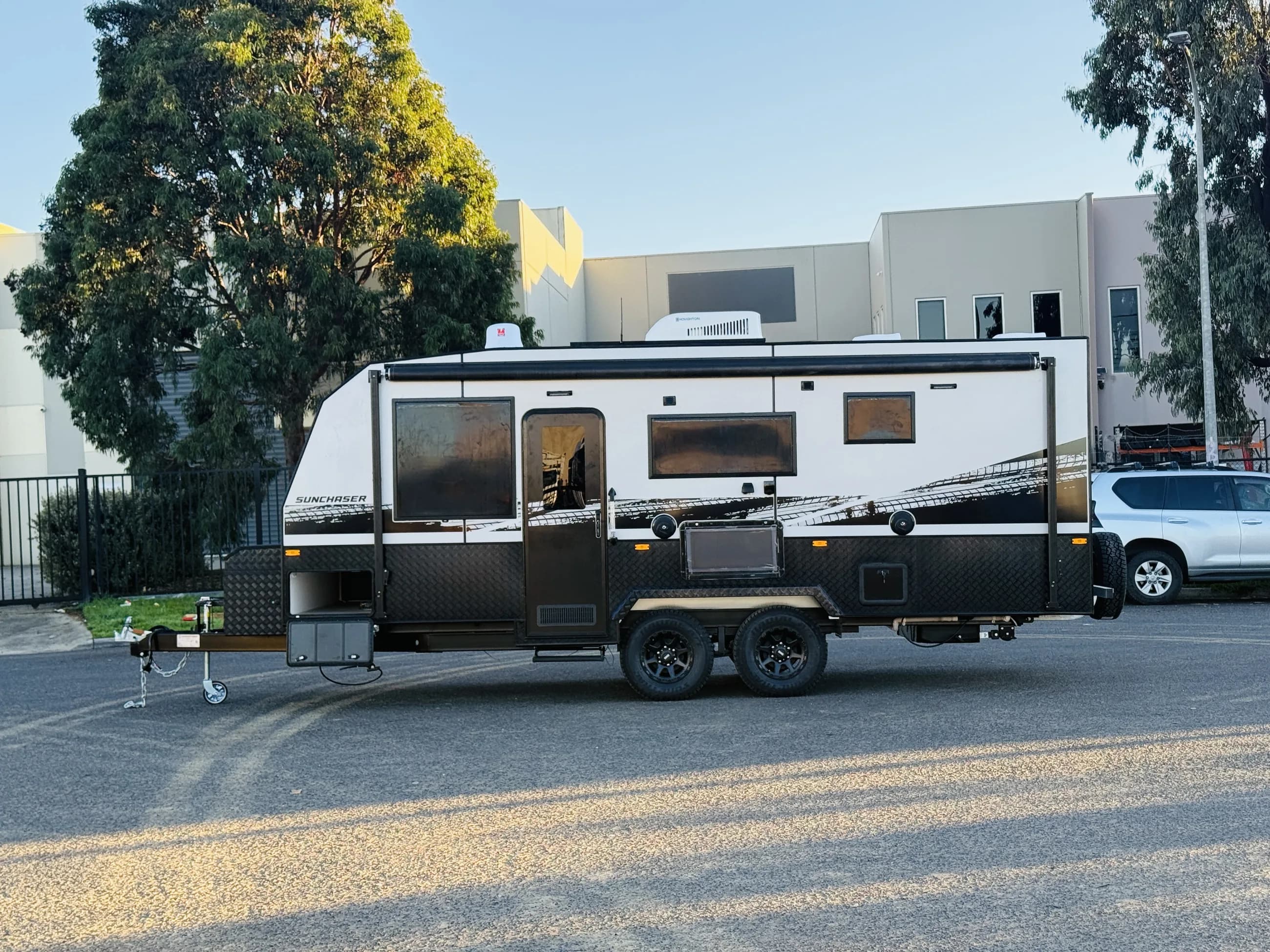 Family Off Road: Exterior (image 1)