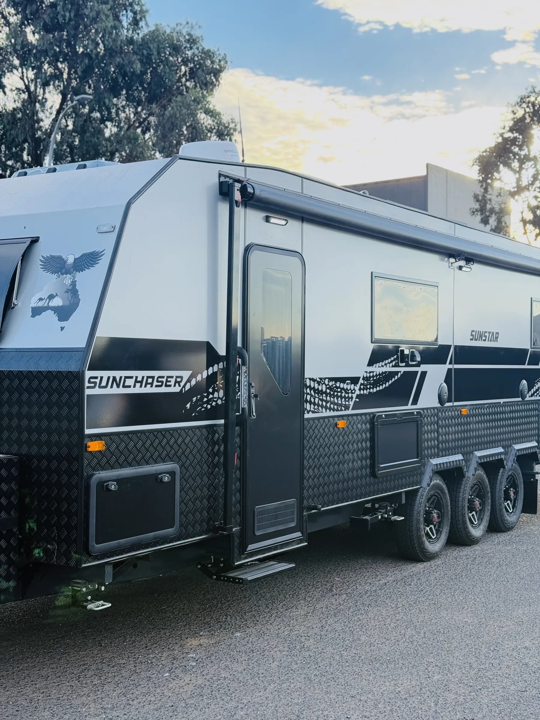 Sun Chaser: Exterior (image 1)