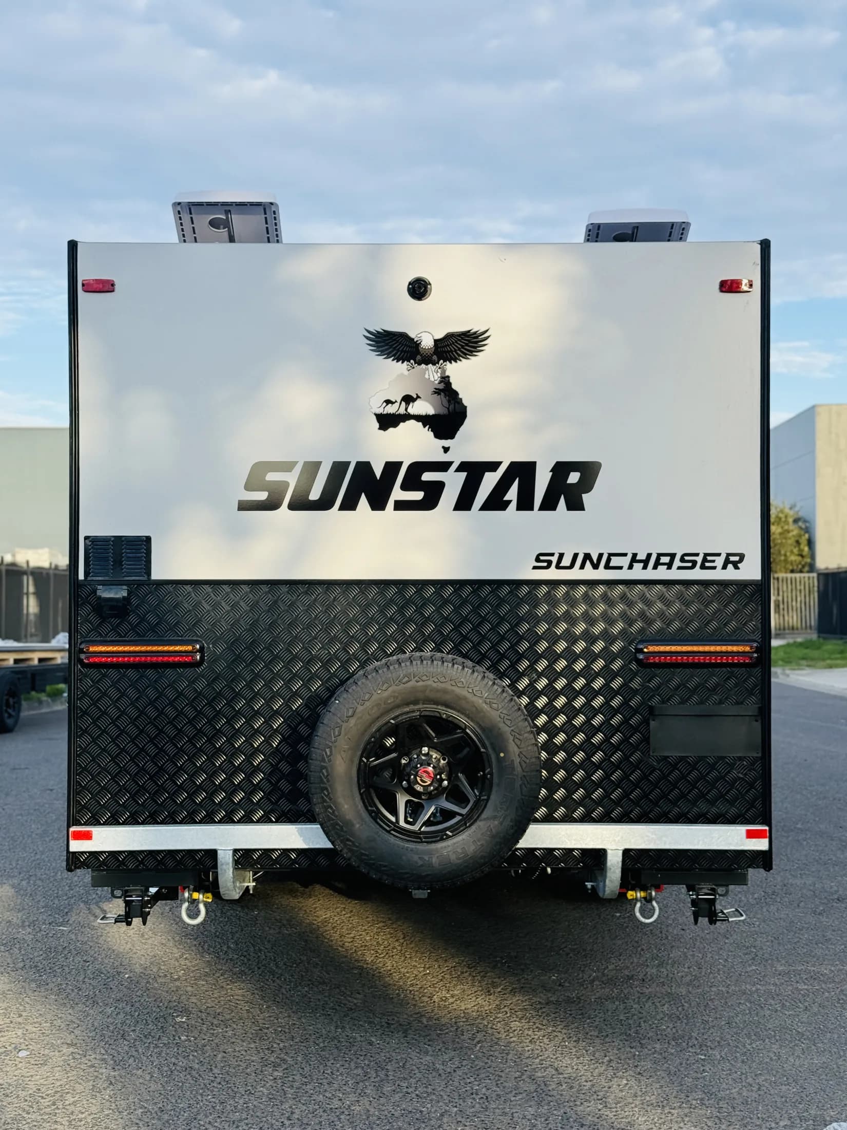 Sun Chaser: Exterior (image 6)