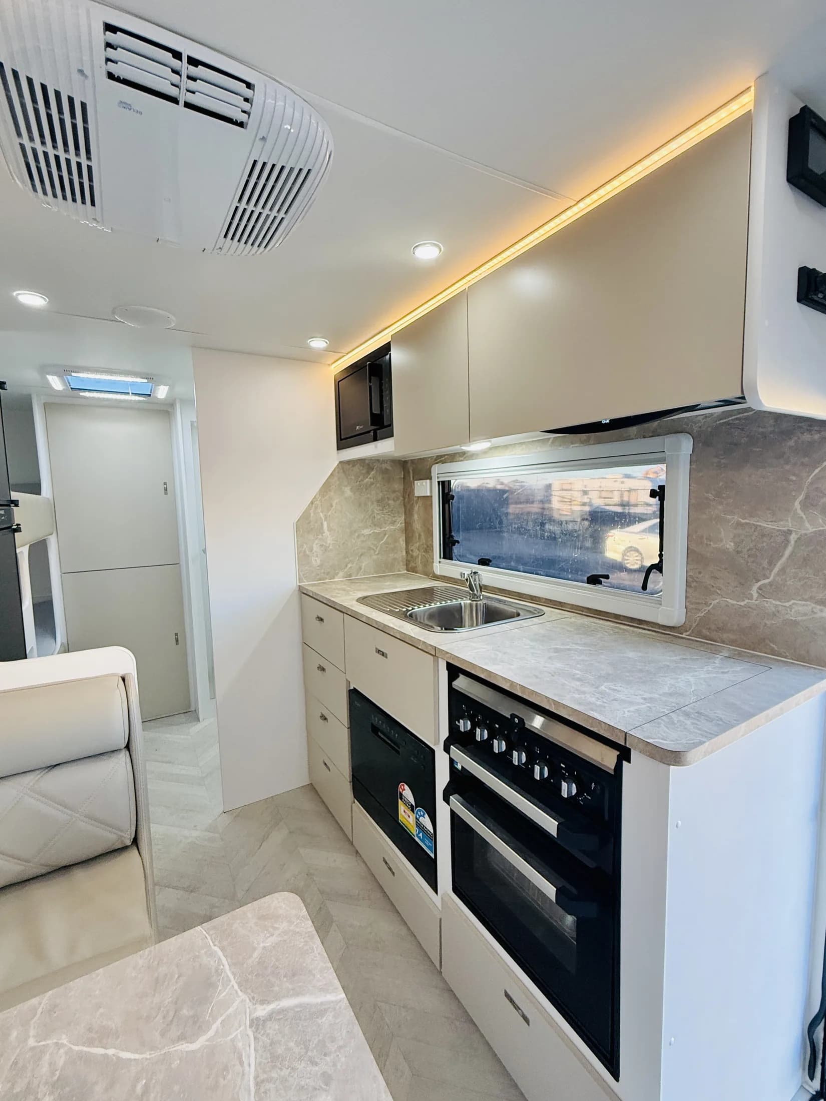 Family Off Road: The Galley (image 4)