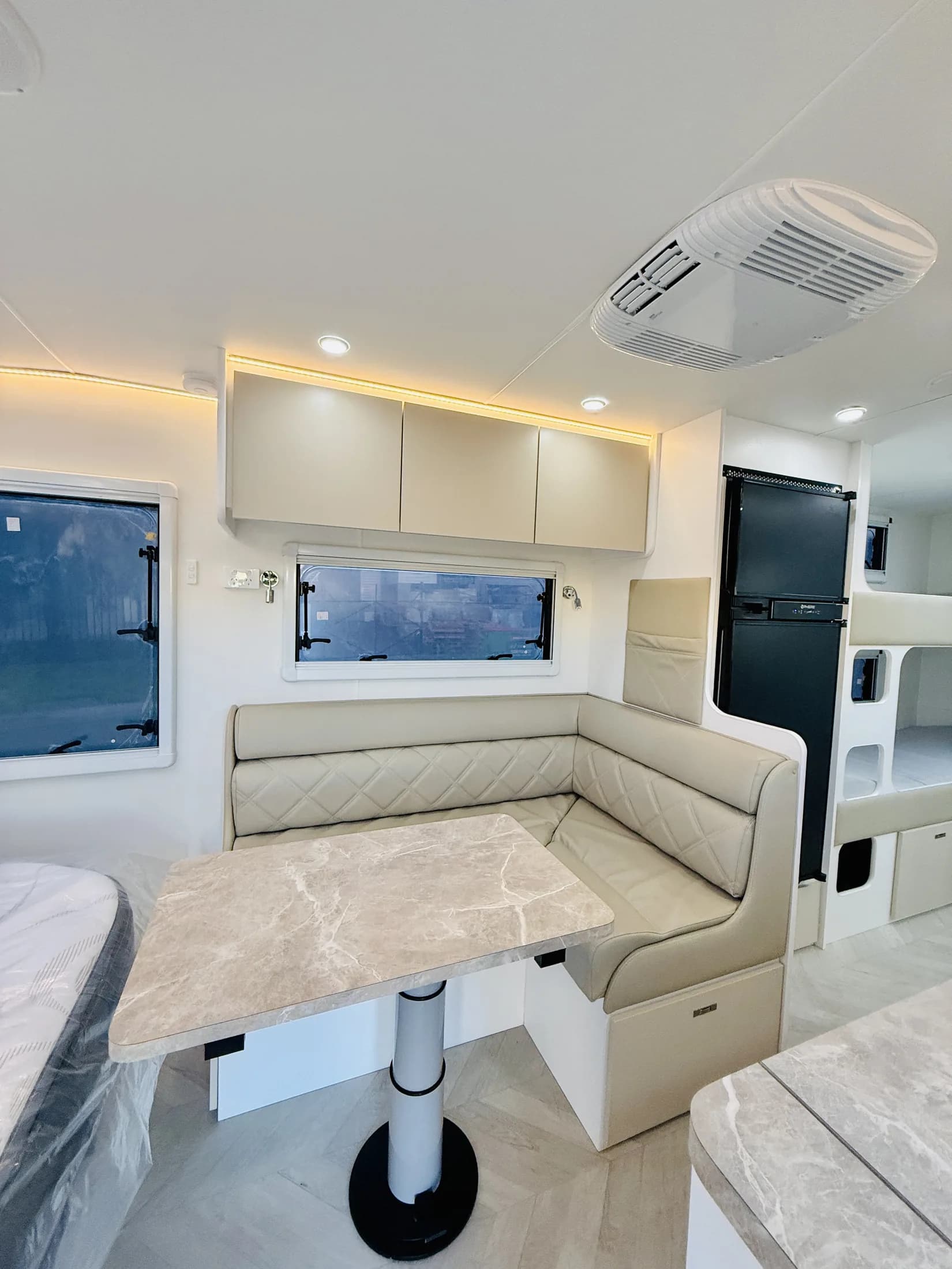 Family Off Road: Living Space (image 3)